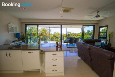 Baywatch 3 - Local Tourism 1