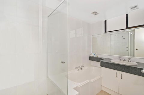 Tasman Towers 9 3 Munster Street - Accommodation Australia 2