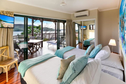 NEWLY BEAUTFULLY RENOVATED 16 The Casuarina 3 Bedroom House With 180 Degree Ocean Views - Bed n Breakfasts 3