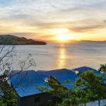 NEWLY BEAUTFULLY RENOVATED 16 The Casuarina 3 Bedroom House With 180 Degree Ocean Views - Bed n Breakfasts 0