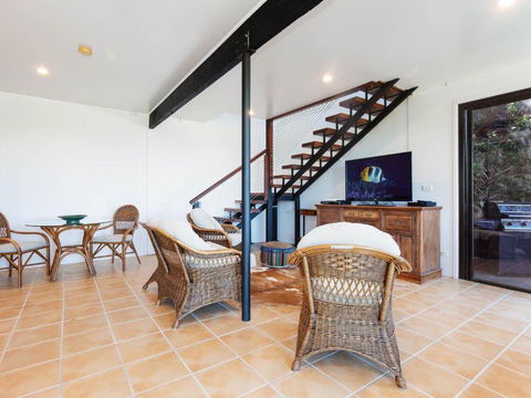 Whale Tales 78 Lentara Street FANTASTIC WATER VIEWS OVER FINGAL BEACH - Accommodation Australia 6