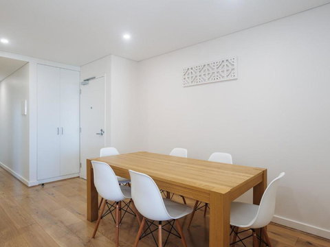 Unit 301 The Shoal 6 8 Bullecourt Street Air Con Walking To Local Shops & Beach - Bed n Breakfasts 5