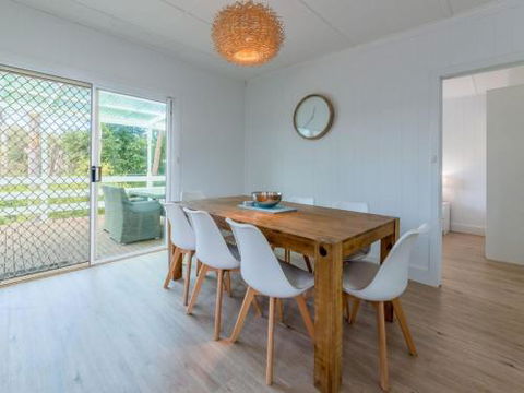 DRIFTAWAY ACROSS FROM SURF BEACH - Local Tourism 3
