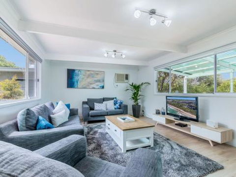 DRIFTAWAY ACROSS FROM SURF BEACH - Local Tourism 1