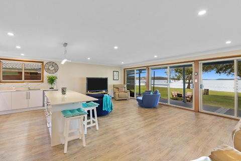 Kalimna Lakeside Living - Accommodation Australia 2