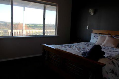 A Better Life Animal Sanctuary FarmStay Private Two Bedrooms Lounge Room & Bathroom & Toilet Shared Kitchen - Local Tourism 4
