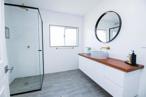 The Byng House Grand & Central Entertain 12 - Accommodation Australia 1