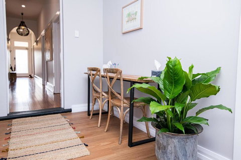 The Byng House Grand & Central Entertain 12 - Accommodation Australia 3