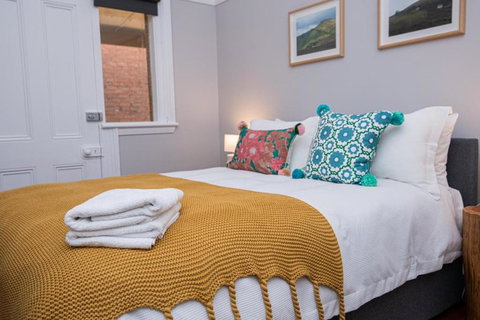 The Byng House Grand & Central Entertain 12 - Accommodation Australia 4