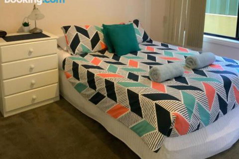 Endeavour 6 - Accommodation Australia 2