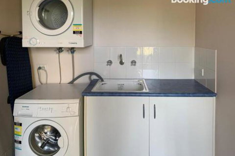 Endeavour 6 - Accommodation Australia 0