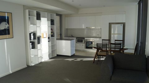 Canberra CBD Metropolitan - Accommodation Australia 2