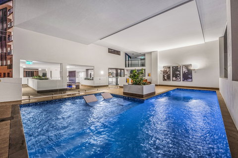 Arise Hedge - Australia Shopping 3