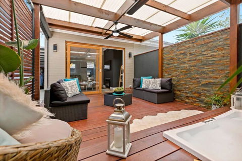 AMORE A Tranquil Retreat With Couples Spa - Accommodation Australia 1