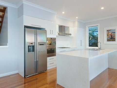 Absolute Waterfront Lakehouse Fishing Point Waterfront Pool Jetty - Australia Shopping 5