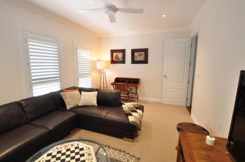 A Home Like Few Others - Bed n Breakfasts 5