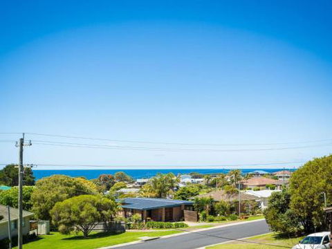 Williams Wonder Large Beach House - Australia Shopping 3