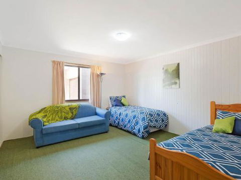Williams Wonder Large Beach House - Australia Shopping 2
