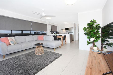Unit 1 Phoenix Apartments Coolum Beach - Accommodation Australia 6