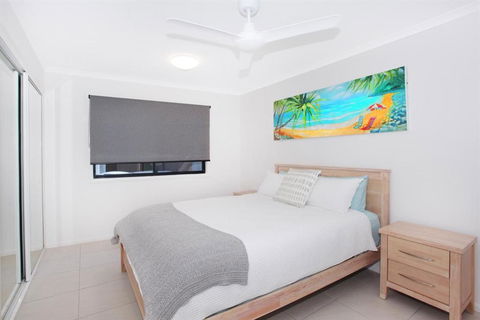Unit 1 Phoenix Apartments Coolum Beach - Accommodation Australia 4