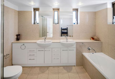 Luxury 3BR Apt With Incredible Views - Accommodation Australia 3