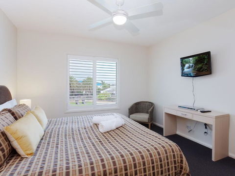 Oaks Pacific Blue 278 265 Sandy Point Road - Accommodation Australia 3
