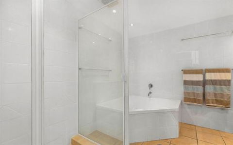 Apartment 5 Commodore - Local Tourism 6