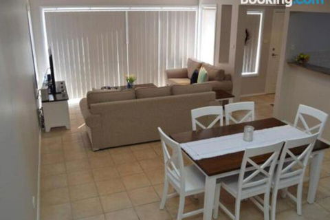 SerendibatSandcastles Fingal Bay - Accommodation Australia 6