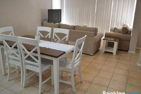 SerendibatSandcastles Fingal Bay - Accommodation Australia 2