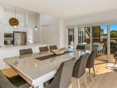 Absolutely Beach - Accommodation Australia 3