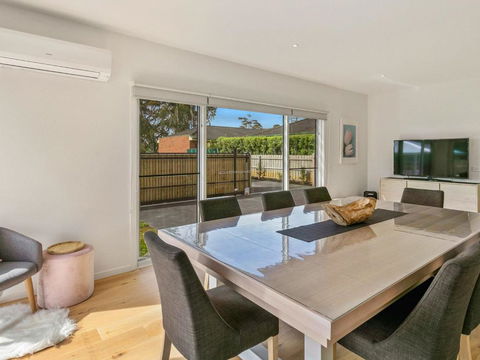 Absolutely Beach - Accommodation Australia 1