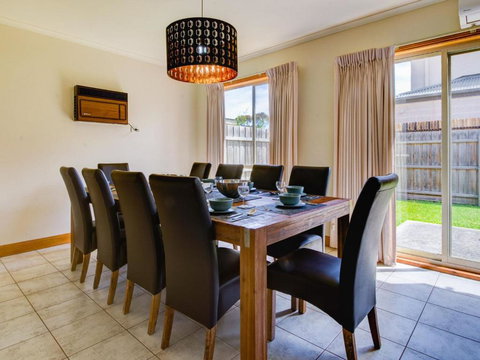 Albert Park - Local Tourism 1