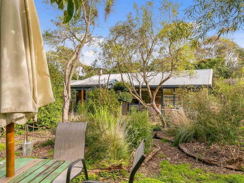 Hakea Bush Cabin - Local Tourism 5
