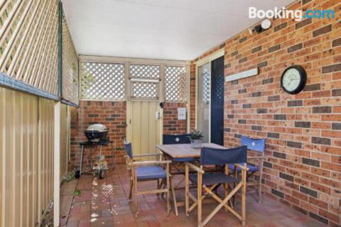 SEASCAPE An Enticing Lakeside Escape - Accommodation Australia 1