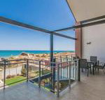 Surf  Sun in Silver Sands - Accommodation Australia