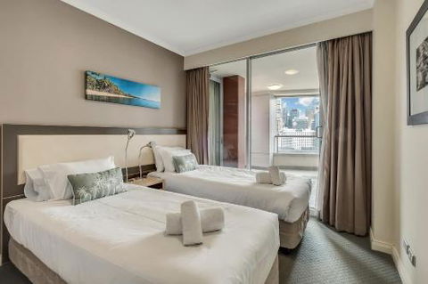 DREAM HARBOUR VIEW 2 BRM / GYM POOL & PARKING - Accommodation Australia 3