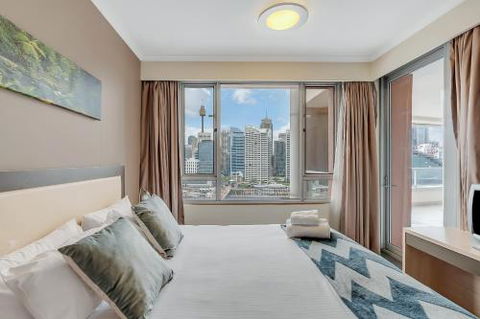 DREAM HARBOUR VIEW 2 BRM / GYM POOL & PARKING - Accommodation Australia 4