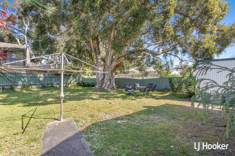 Cromarty Cottage 900m From Birubi Beach - Australia Shopping 2