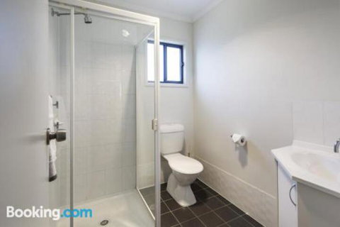 A One One Two At Island Beach - Australia Shopping 6