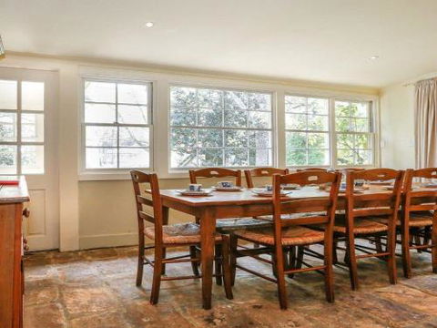 LAVENDER COTTAGE Alpine Southern Highlands 4pm Check Out Sundays - Accommodation Australia 4
