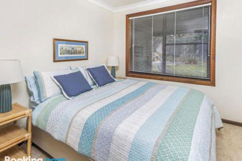 QUARTERDECK Gerringong 4pm Check Out Sundays - Local Tourism 3