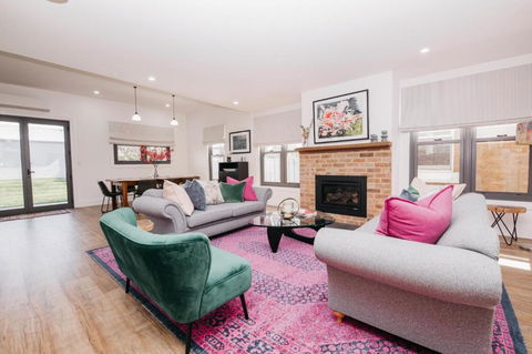 Dimby Cottage Beautifully Restored Heritage Home - Accommodation Australia 4