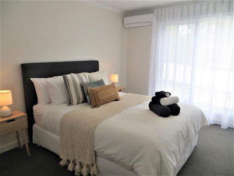 NORMANBY Coastal FREE WIFI & NETFLIX - Accommodation Australia 3