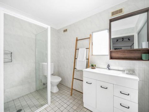 Akora At Hyams 4pm Check Out Sundays - Australia Shopping 4