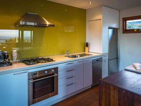 CARMELONE Gerroa 4pm Check Out On Sundays - Bed n Breakfasts 4