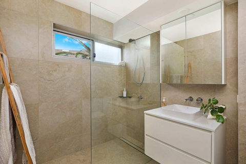 SPECTACULAR OCEAN FRONT Sounion6 - Accommodation Australia 4