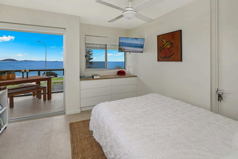 SPECTACULAR OCEAN FRONT Sounion6 - Accommodation Australia 0