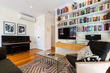 KIM 2BDR West Melbourne Apartment - Accommodation Australia 0