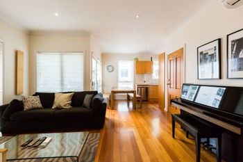 KIM 2BDR West Melbourne Apartment - Accommodation Australia 2