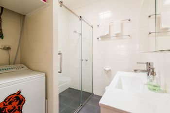 KIM 2BDR West Melbourne Apartment - Accommodation Australia 6